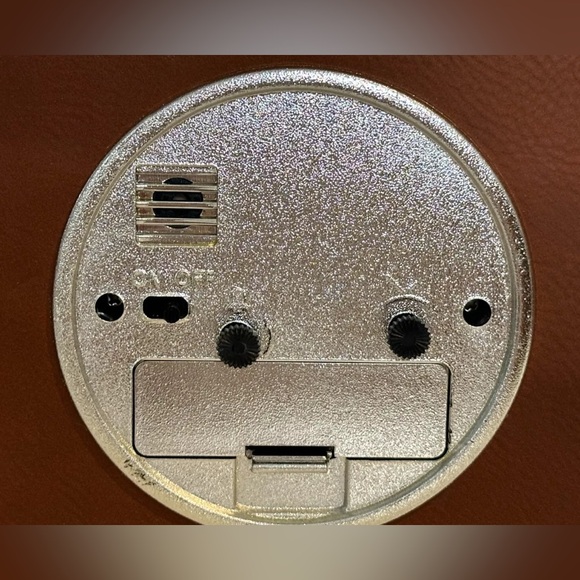 The BILLY GRAHAM Library 10 Year Anniversary Leather Bound Clock COLLECTIBLE - Picture 8 of 9